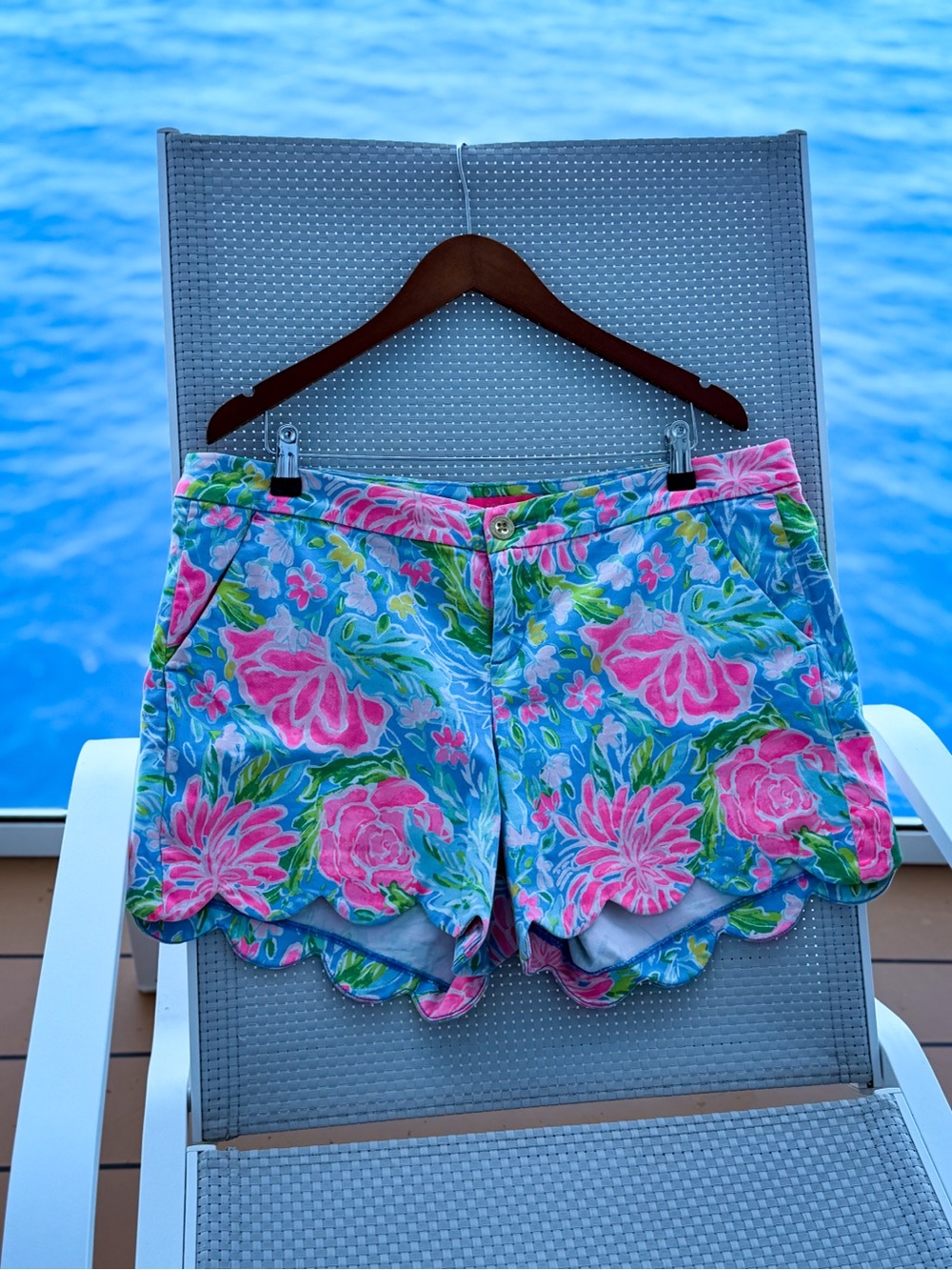 Lilly Pulitzer Buttercup Scallop Hem Floral Shorts Preppy Coastal Golf Beach 14 - Picture 2 of 4